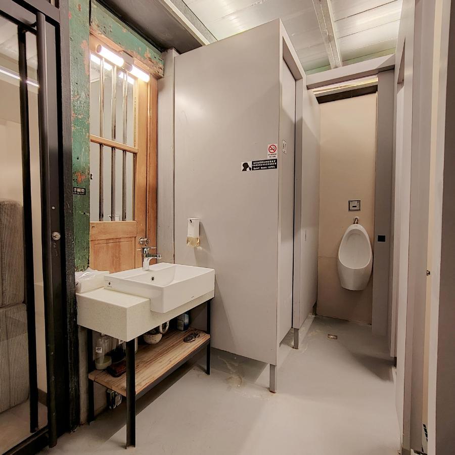 Jerry'S Mazehut Hostel Tainan Extérieur photo