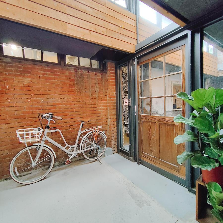 Jerry'S Mazehut Hostel Tainan Extérieur photo
