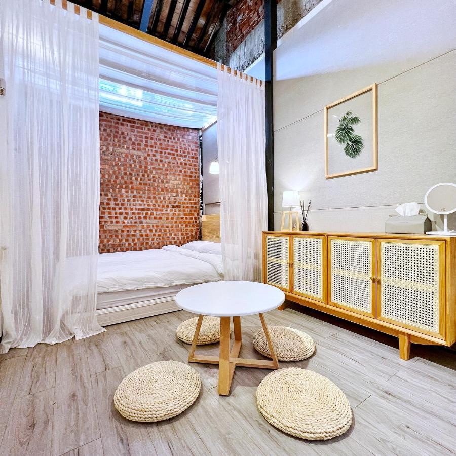 Jerry'S Mazehut Hostel Tainan Extérieur photo